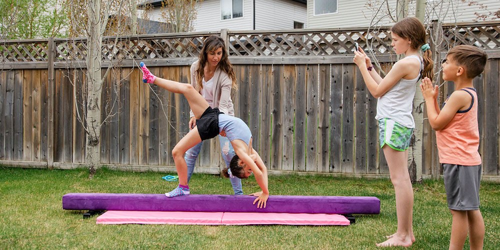 Coordination balance young gymnasts